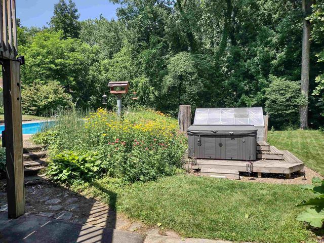 12 Shore Manor Drive, Bristol, IN 46507