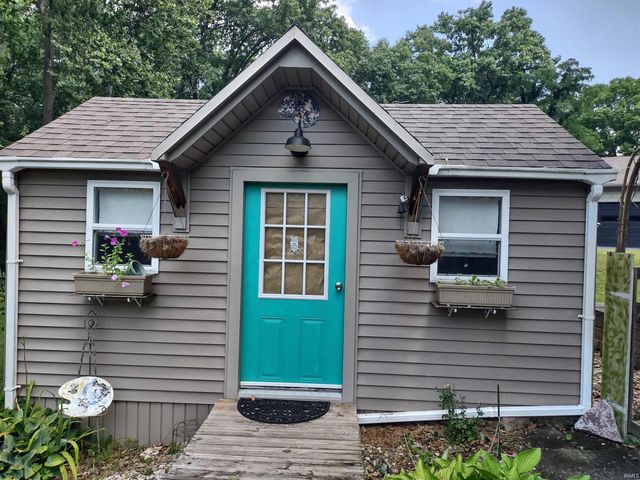 12 Shore Manor Drive, Bristol, IN 46507