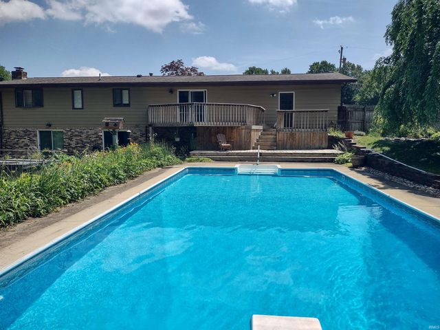 12 Shore Manor Drive, Bristol, IN 46507
