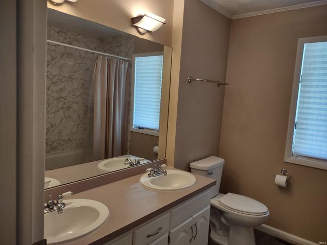 12 Shore Manor Drive, Bristol, IN 46507