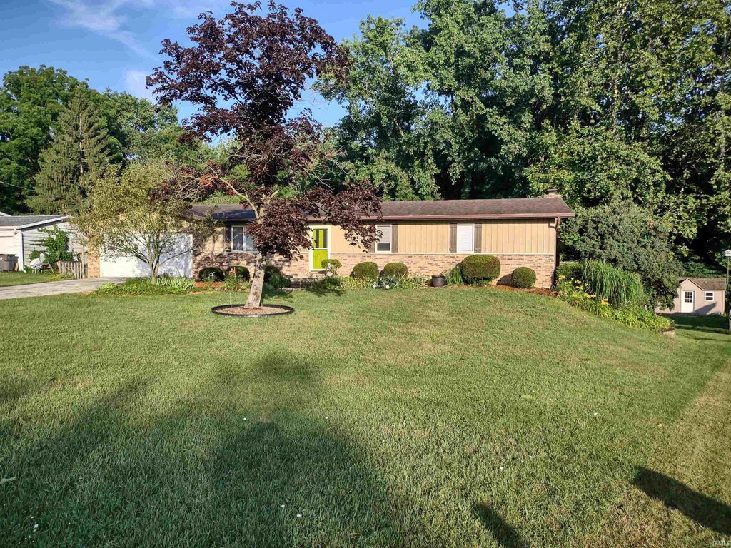12 Shore Manor Drive, Bristol, IN 46507
