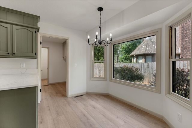 3249 N Hood Ct, Wichita, KS 67204