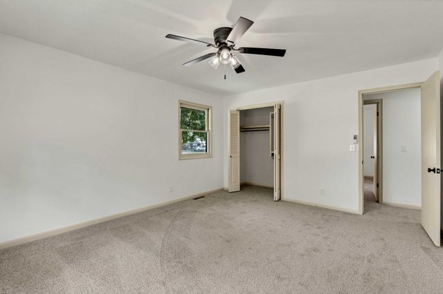 3249 N Hood Ct, Wichita, KS 67204