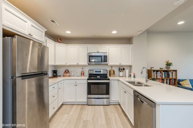 2304 Hazeltine Place, Norwalk, IA 50211