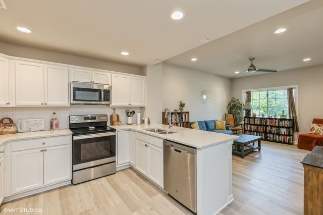 2304 Hazeltine Place, Norwalk, IA 50211