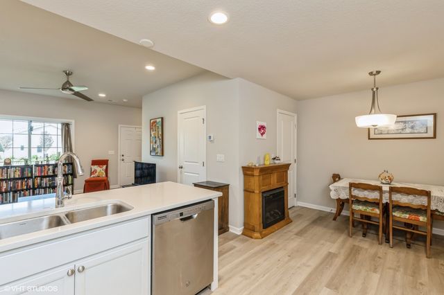 2304 Hazeltine Place, Norwalk, IA 50211