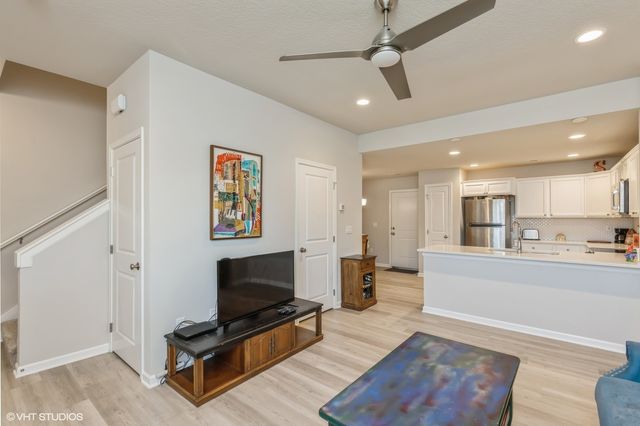 2304 Hazeltine Place, Norwalk, IA 50211