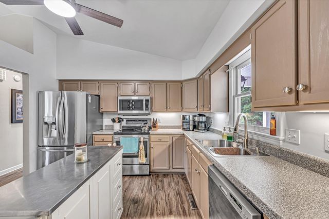 111 Barrington CT, Hardy, VA 24101