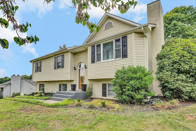 111 Barrington CT, Hardy, VA 24101