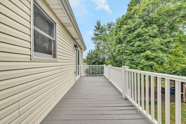 111 Barrington CT, Hardy, VA 24101