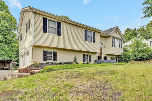 111 Barrington CT, Hardy, VA 24101