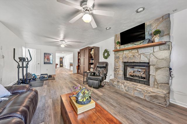 111 Barrington CT, Hardy, VA 24101