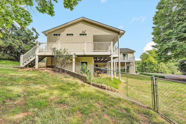111 Barrington CT, Hardy, VA 24101