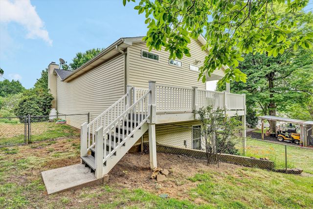 111 Barrington CT, Hardy, VA 24101
