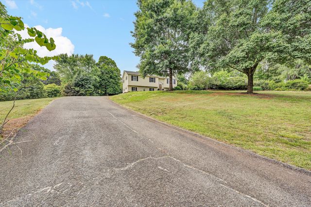 111 Barrington CT, Hardy, VA 24101