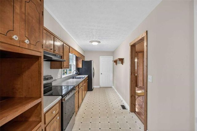 602 Mandeville Road, Carrollton, GA 30117