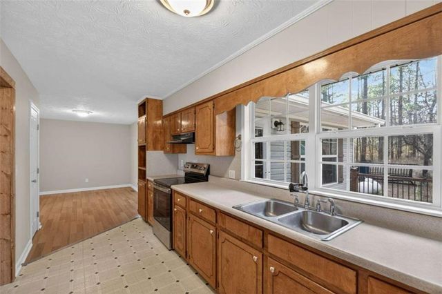 602 Mandeville Road, Carrollton, GA 30117