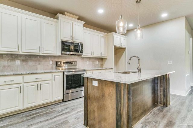 4316 Watkins St, Pace, FL 32571