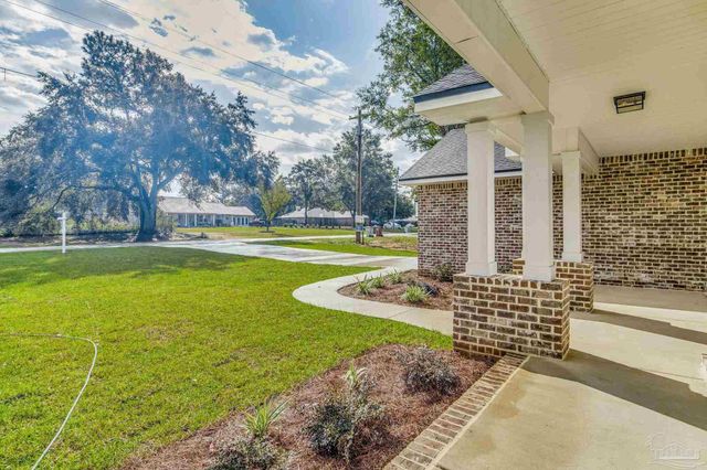 4316 Watkins St, Pace, FL 32571