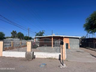 7280 S 6th Avenue, Tucson, AZ 85756