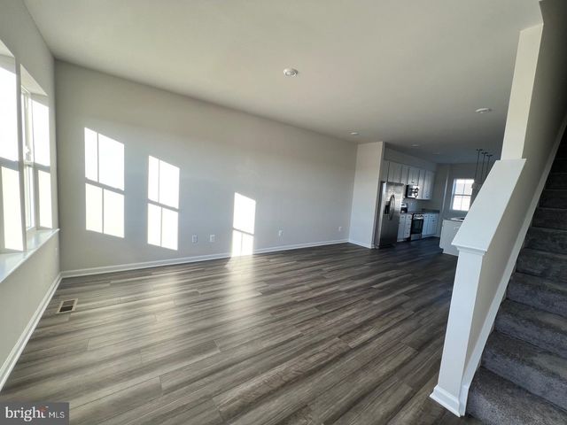 1326 CEDAR VALLEY RD, Ranson, WV 25438