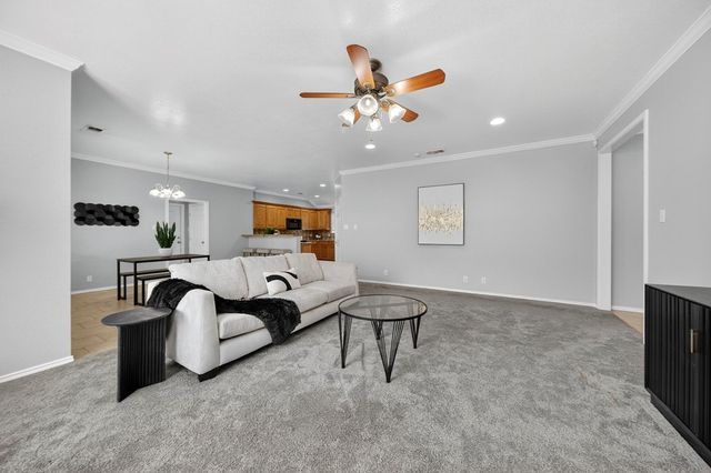 4907 Pleasant Dr, Midland, TX 79703