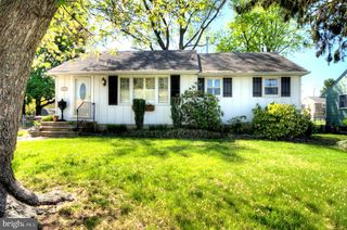 330 DEARBORNE AVENUE, Blackwood, NJ 08012