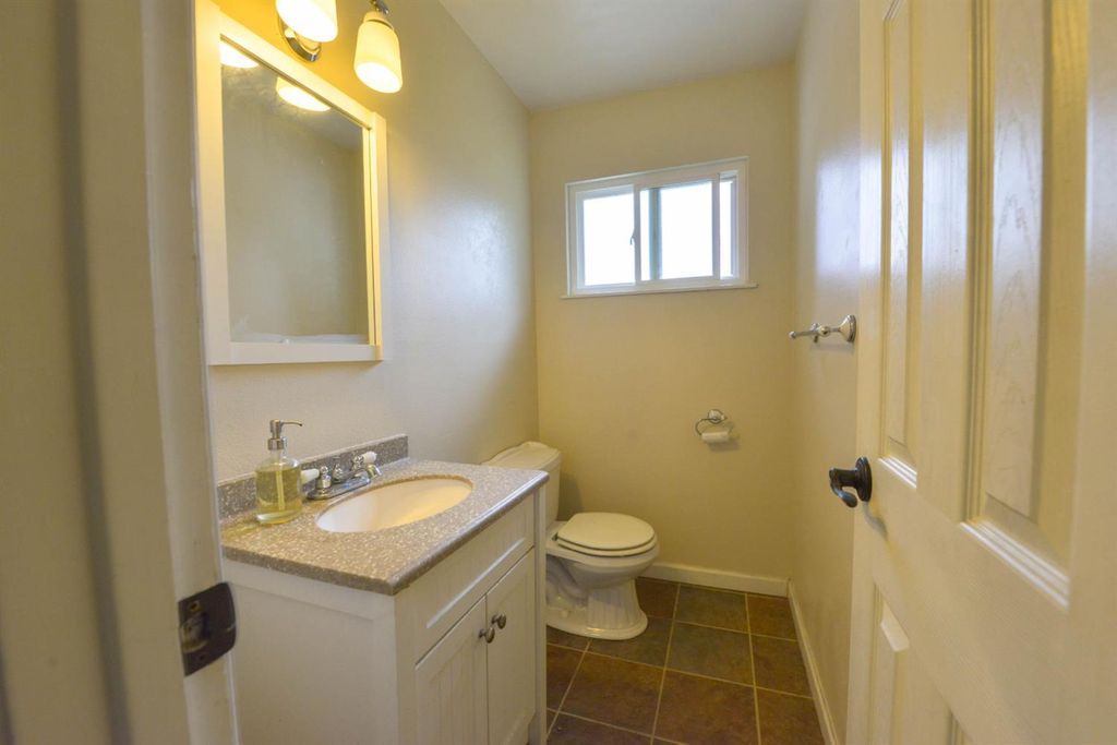 Image 13 of property listing at 1636 W Vartikian Avenue, Fresno, CA 93711