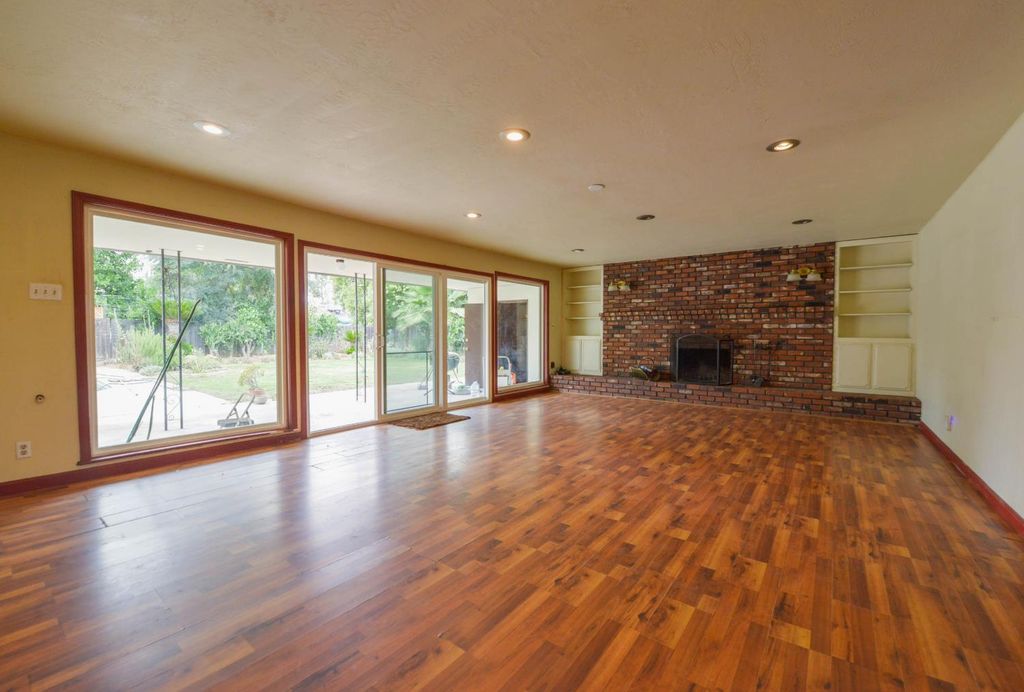 Image 18 of property listing at 1636 W Vartikian Avenue, Fresno, CA 93711