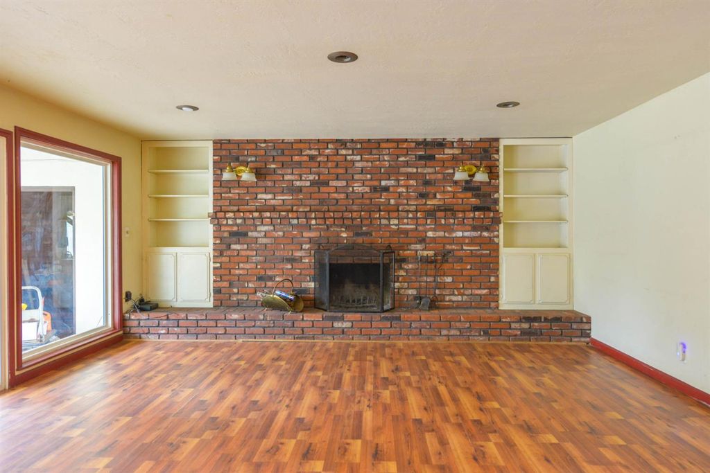 Image 20 of property listing at 1636 W Vartikian Avenue, Fresno, CA 93711