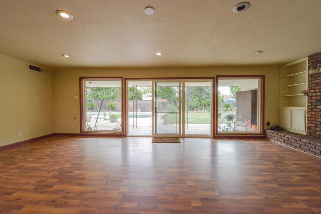 Image 21 of property listing at 1636 W Vartikian Avenue, Fresno, CA 93711