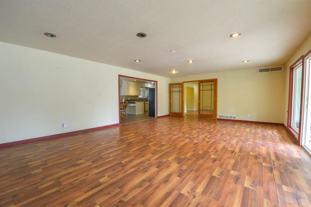 Image 22 of property listing at 1636 W Vartikian Avenue, Fresno, CA 93711