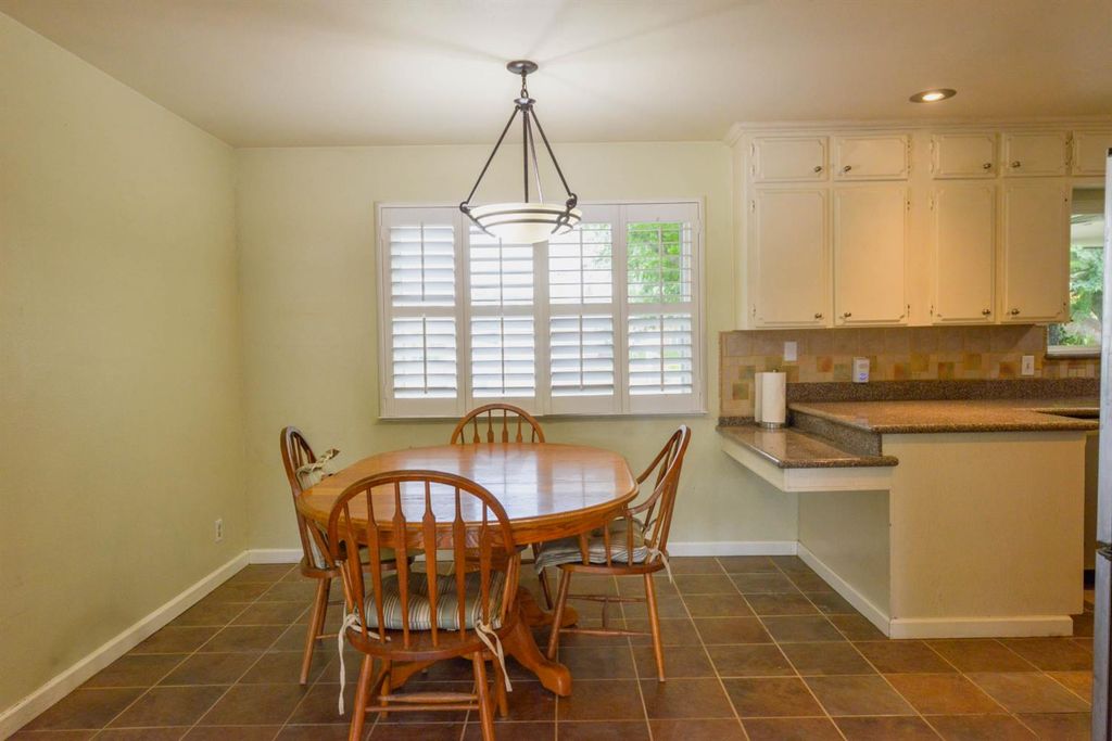 Image 24 of property listing at 1636 W Vartikian Avenue, Fresno, CA 93711