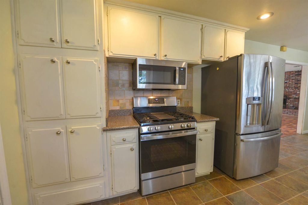 Image 30 of property listing at 1636 W Vartikian Avenue, Fresno, CA 93711