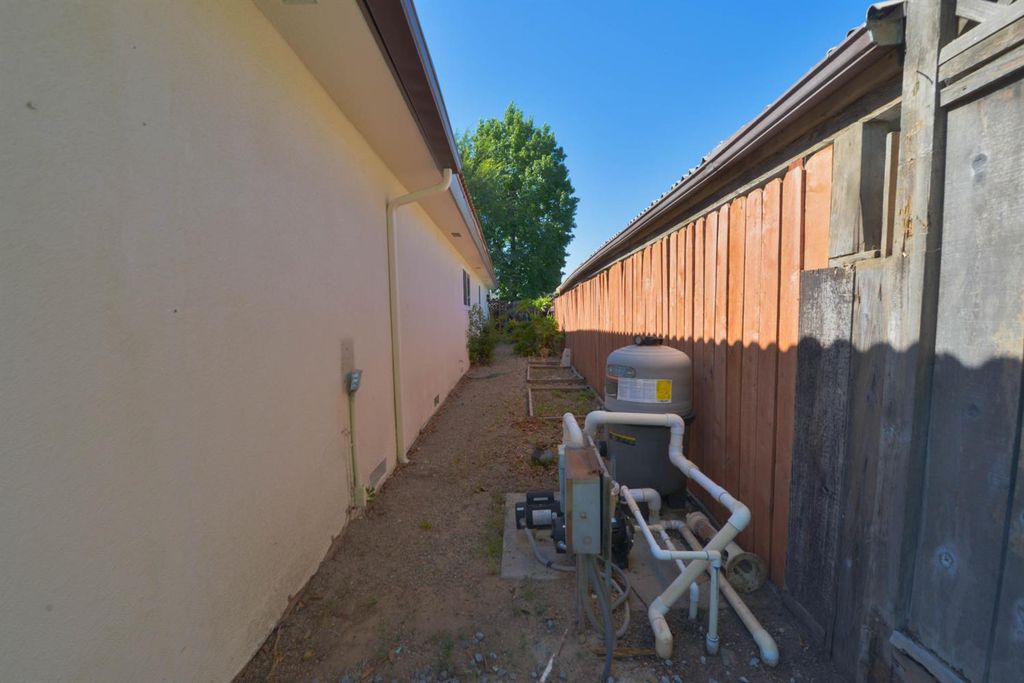 Image 44 of property listing at 1636 W Vartikian Avenue, Fresno, CA 93711
