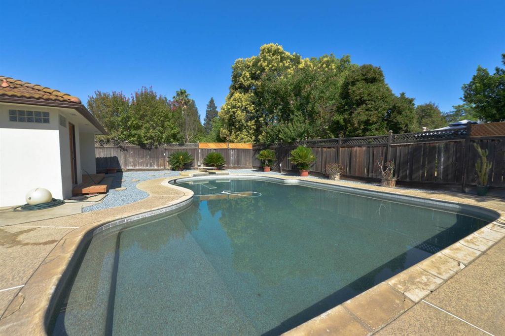Image 51 of property listing at 1636 W Vartikian Avenue, Fresno, CA 93711