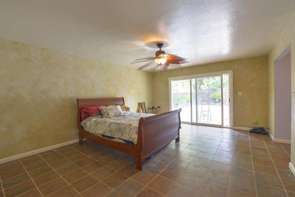 Image 7 of property listing at 1636 W Vartikian Avenue, Fresno, CA 93711