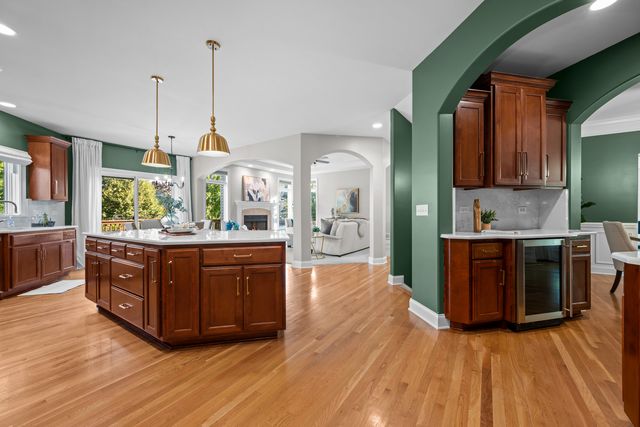 402 Deerfield Drive, Oswego, IL 60543