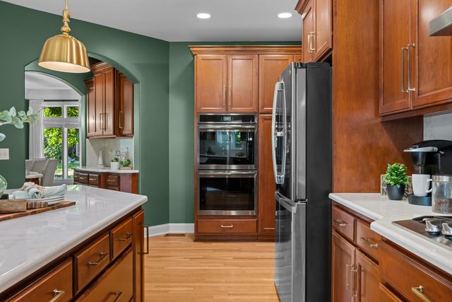 402 Deerfield Drive, Oswego, IL 60543