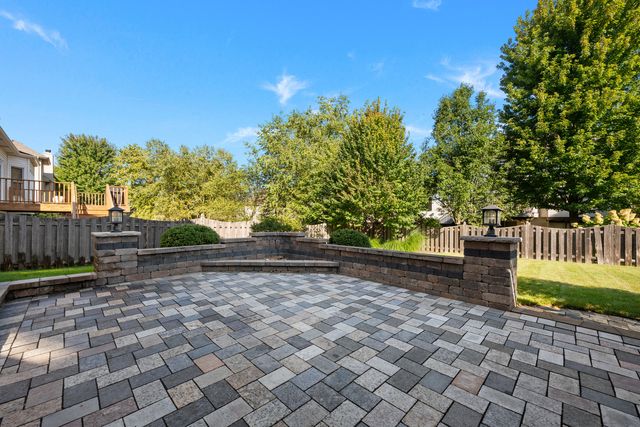 402 Deerfield Drive, Oswego, IL 60543