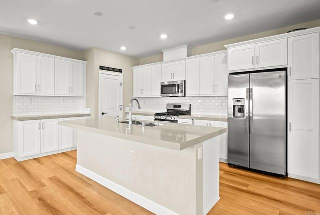 1856 Focus Dr, Chula Vista, CA 91915