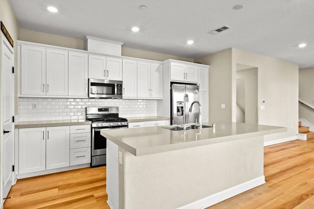 1856 Focus Dr, Chula Vista, CA 91915