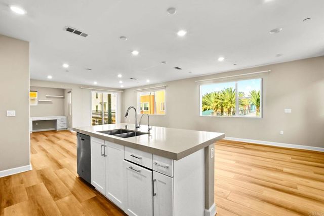 1856 Focus Dr, Chula Vista, CA 91915