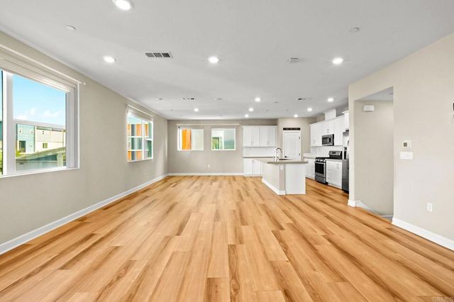 1856 Focus Dr, Chula Vista, CA 91915