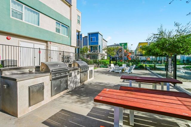 1856 Focus Dr, Chula Vista, CA 91915