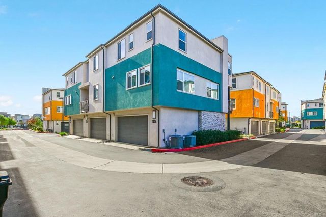 1856 Focus Dr, Chula Vista, CA 91915