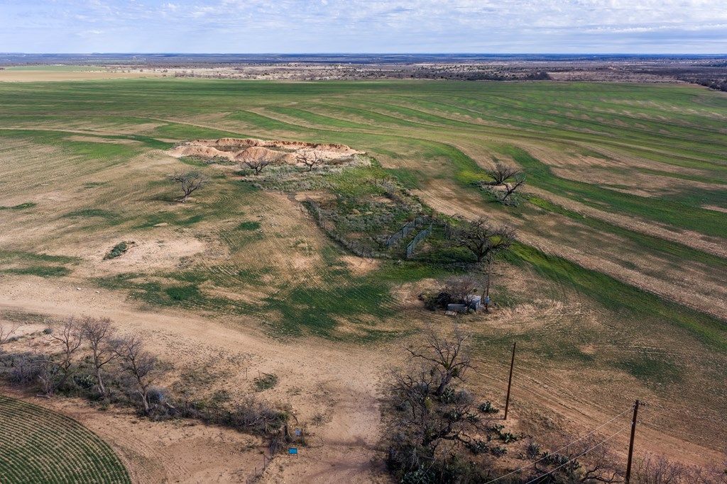 Image 5 of property listing at 0 County Rd 393, Bronte, TX 76861