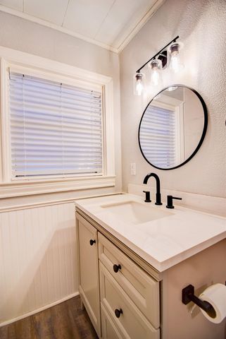 808 Akers Street, Angleton, TX 77515