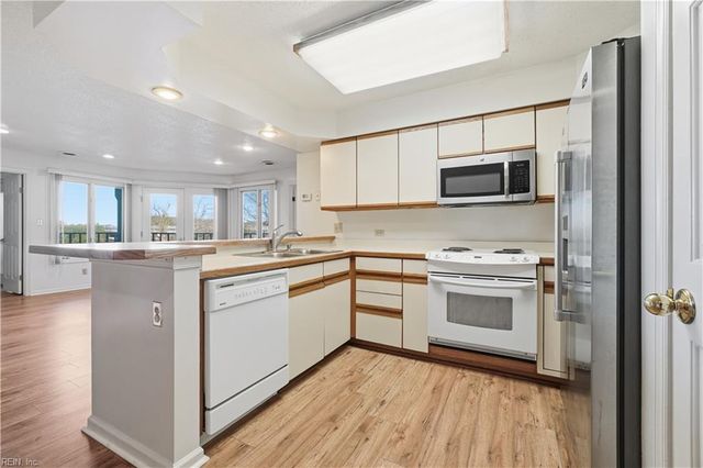 2521 Bridge Side PL, Virginia Beach, VA 23455