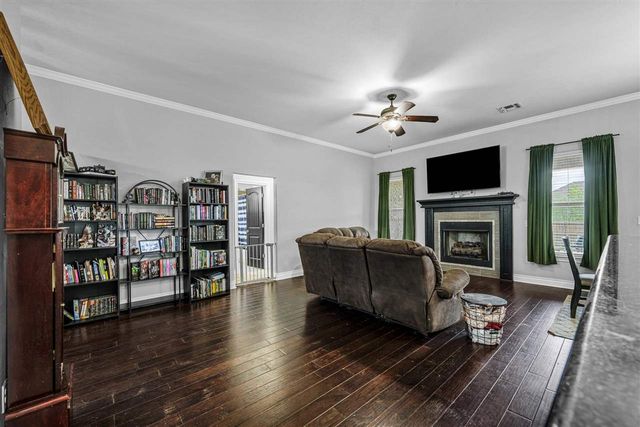 1504 Stonehouse Dr, Elgin, OK 73538